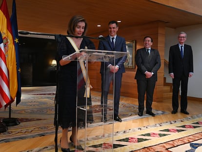 Nancy Pelosi y Pedro Sánchez, durante un acto el jueves en Washington.