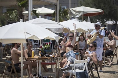 Un xiringuito de la platja de la Barceloneta. 