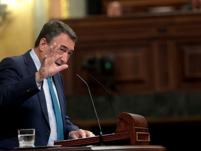 El portavoz del PNV en el Congreso, Aitor Esteban, durante su intervención en el debate de investidura el miércoles en Madrid.