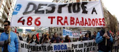 Protesta de los trabajadores de Roca en Alcal&aacute; de Henares. 