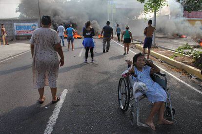 Protestas en Maracaibo en rechazo al racionamiento eléctrico obligado por la sequía.
