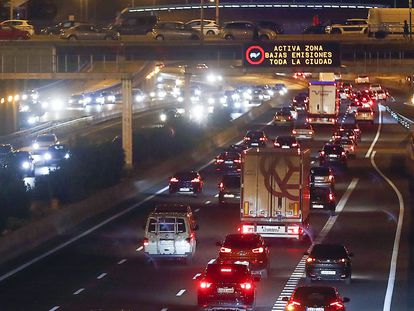 Estado de la circulación en Madrid el 1 de enero de 2024, cuando entró en vigor Madrid ZBE, la zona de bajas emisiones que abarca toda la ciudad.