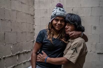 Melissa y Óscar, consumidores de fentanilo, en Tijuana, el 10 de mayo.