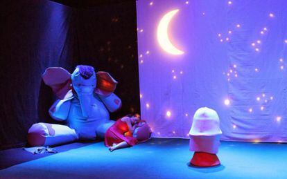Representación teatral para bebés en el Teatro Circo, en Murcia.