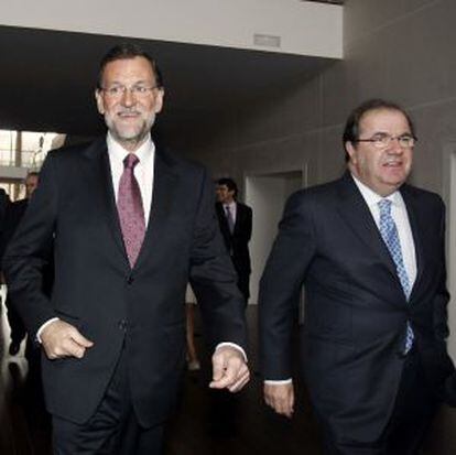 El presidente de la Junta de Castilla y Le&oacute;n (derecha), Juan Vicente Herrera, junto al presidente del Gobierno, Mariano Rajoy.
