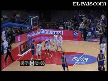 Paul Davis, letal en la primera victoria a domicilio de Cajasol en la presente temporada. El equipo de Joan Plaza se agarra a las opciones de Copa y deja casi fuera al Estudiantes. <strong><a href="http://www.elpais.com/buscar/acb/videos">Vídeos de la ACB</a></strong> 