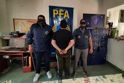 Facundo Molares es detenido por la Policía Federal argentina tras una alerta roja de Interpol, en noviembre de 2021.