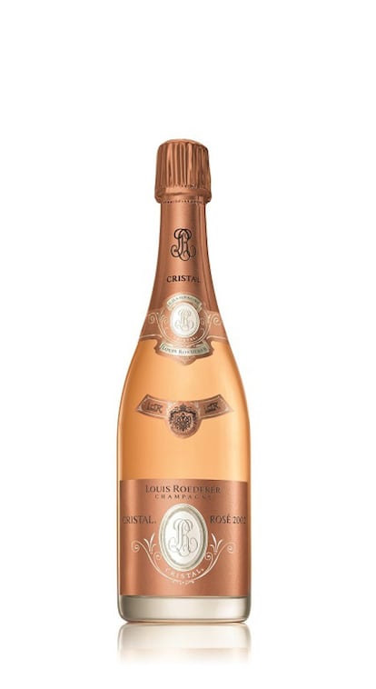 Con 100 puntos Parker. Tiene la máxima calificación del crítico estadounidense Robert Parker. El Vintage Cristal Rosé 2002 de la casa Louis Roederer, fundada en 1766 y propiedad de la misma familia desde 1819, nació de una cosecha extraordinaria con las mejores condiciones para la uva: temperaturas cálidas y suaves en invierno, escasez de lluvias durante el ciclo vegetativo, noches frías y viento fresco del noreste.
Precio: 890 euros