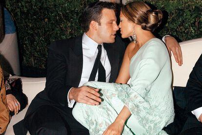 Ben Affleck y Jennifer Lopez en una fiesta pos-Oscar en 2003.