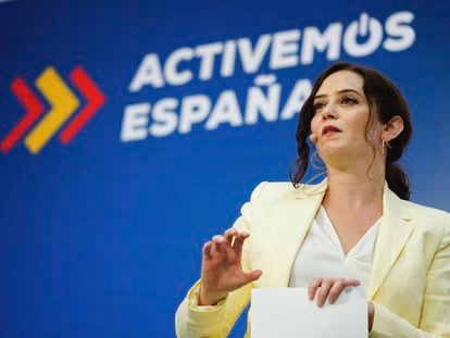 La presidenta de la Comunidad de Madrid, Isabel Díaz Ayuso, en un curso de verano de la Universidad Complutense de Madrid.