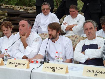 Grant Achatz (primero por la izquierda) en la despedida de elBulli el verano pasado junto a José Andrés, René Redzepi y Ferran Adrià.