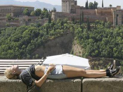 La segunda ola de calor del año trae temperaturas de no menos de 35 grados en amplias zonas en centro, sur y este de la Península, que pueden llegar a los 45,3 en Córdoba y Andújar