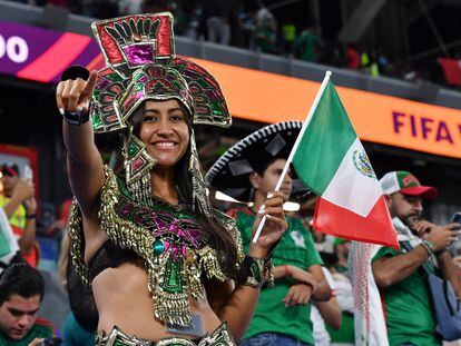 Una aficionada mexicana en las tribunas del estadio 974, en Doha, durante el México-Polonia.