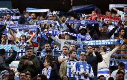 Aficionados del Deportivo en el Calderón.