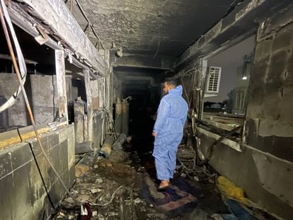 Interior del hospital Al Jatib tras el incendio, este domingo.