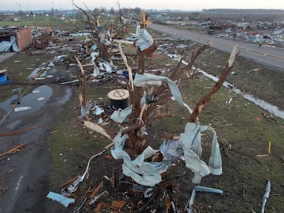 An aerial view of the aftermath of a tornado, in Rolling Fork, Mississippi, U.S. March 25, 2023 in this screengrab obtained from a video. SevereStudios.com / Jordan Hall/via REUTERS  THIS IMAGE HAS BEEN SUPPLIED BY A THIRD PARTY. MANDATORY CREDIT.