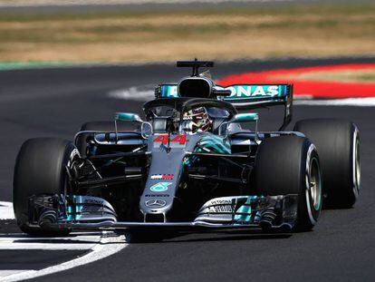 Lewis Hamilton durante la sesión de clasificación del GP de Silverstone.