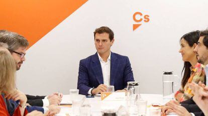 El líder de Ciudanos, Albert Rivera, preside la reunión del Comité Permanente del partido. 