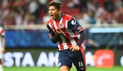 &Aacute;ngel Zald&iacute;var, delantero de las Chivas