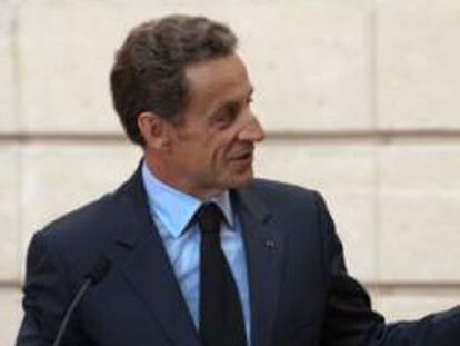 Francia veta a los bancos que paguen 'bonus' millonarios a sus directivos