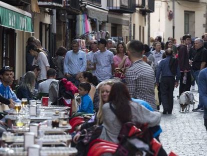 Los hogares gastan a un ritmo superior al de sus ingresos. 