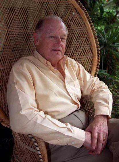 El ex agente de la CIA, Howard Hunt, que estuvo vinculado con la operación de espionaje que derivó en el escándalo de Watergate, ha fallecido hoy en un hospital de Miami de una neumonía.