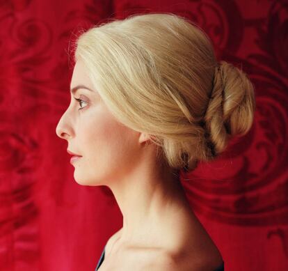 Retrato de Diana Larrea perteneciente a su serie 'Olimpia en San Francisco' (2005), basada en las representaciones femeninas de 'Vértigo' de Alfred Hitchcock. |