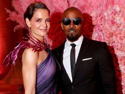Katie Holmes y Jamie Foxx en la gala del Museo Metropolitano de Nueva York, el lunes.