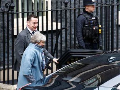 La primera ministra británica insiste a Bruselas que acepte reabrir la negociación de salida de la Unión Europea