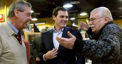 De izquierda a derecha, Francisco Sosa Wagner, Albert Rivera y Joaqu&iacute;n Leguina.