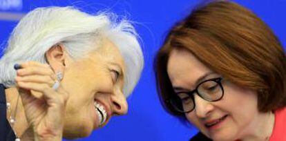 La presidenta del BCE, Christine Lagarde, y su homóloga en el Banco Central de Rusia, Elvira Nabiullina.
