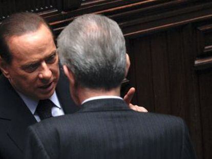 Silvio Berlusconi y Mario Monti, en la c&aacute;mara de los Diputados.