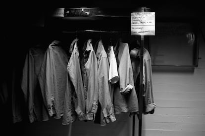 Trajes en el backstage del teatro Joan Sutherland en el interior de la Ópera de Sídney, 17 de octubre de 2013. El Teatro de la Ópera cubre 1,8 hectáreas. Tiene 183 metros de largo y alrededor de 120 metros de anchura máxima.