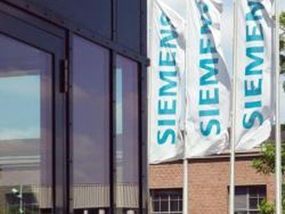 Siemens garantiza un sueldo si se reduce la jornada