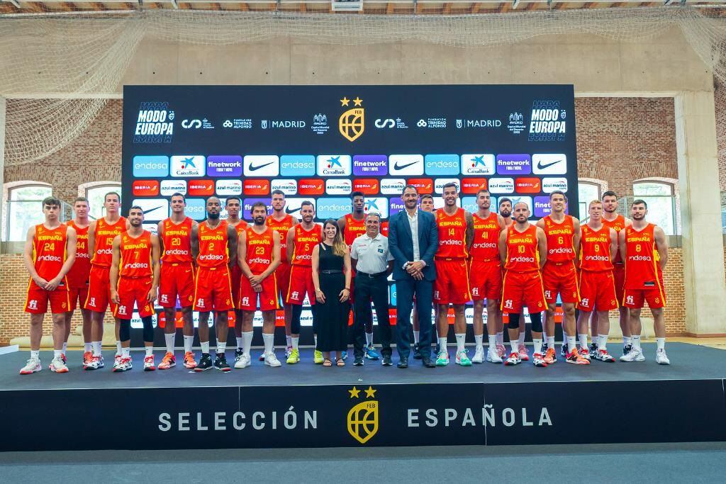 Foto de familia tras la presentación de la selección española de baloncesto de cara al Eurobasket 2022.