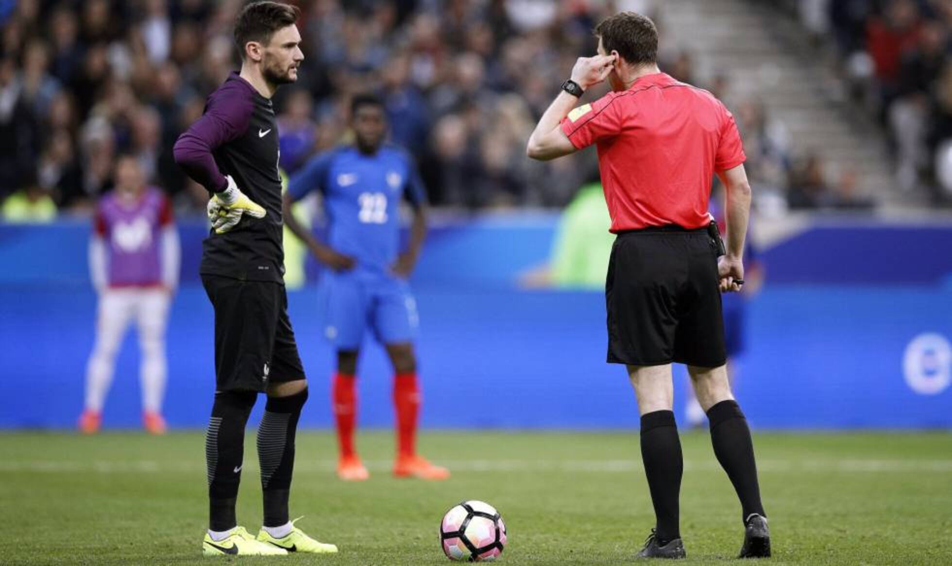 VAR Qu Es Y C mo Funciona El Videoarbitraje En El F tbol Deportes EL PA S