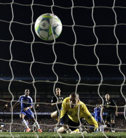 Drogba marca el gol de la victoria.