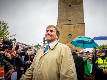 El rey Guillermo de Holanda visita las Islas Wadden el 9 de mayo de 2023 en Terschelling (Países Bajos).