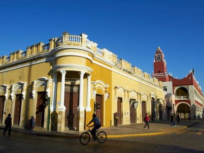 Una de las esquinas de la plaza Grande de Mérida, la capital de Yucatán (México).