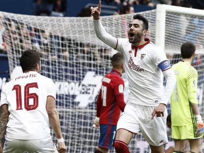 Iborra celebra el primer gol del Sevilla.