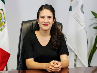 Bertha Alcalde Luján en una fotografía oficial de la Cofepris, dependencia en la que trabaja.