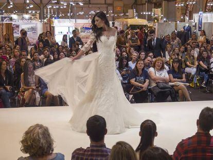 Desfile de trajes de novia durante la edición anterior de 1001 Bodas.