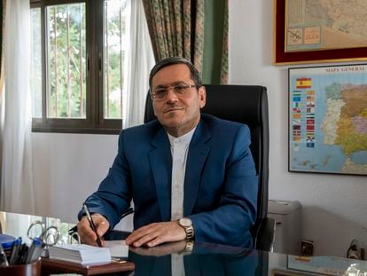 El embajador de Irán en España, Hassan Ghashghavi, en su despacho oficial en el distrito de Chamartín.