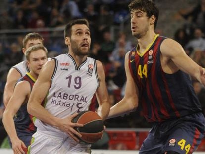 San Emeterio, ante Tomic. 