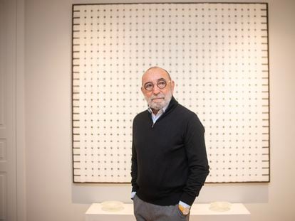 El coleccionista de arte, Dani Levinas, en su domicilio de Madrid.