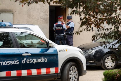 Dos Mossos d'Esquadra, en una imagen de archivo en Girona.