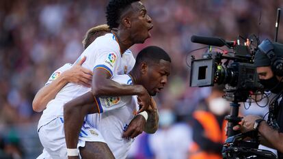 Futbolistas del Real Madrid celebran un tanto esta temporada.