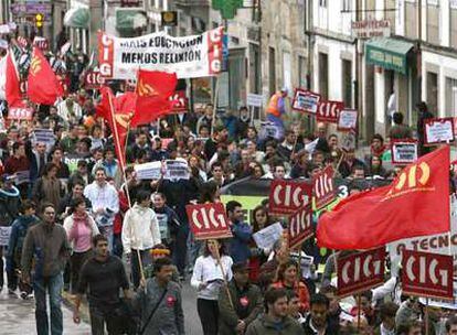 Manifestantes recorren las calles del centro de Santiago