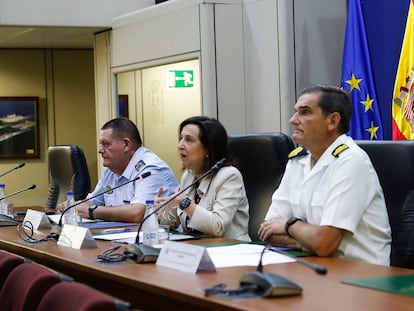 Margarita Robles, en un encuentro con la Armada, este viernes.