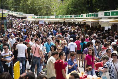 Gran afluencia de visitantes en la Feria del Libro, el pasado 5 de junio.